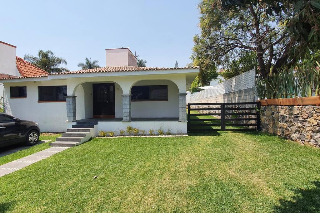 Casa En Lomas De Cocoyoc Villa Texcalpan Exterior photo
